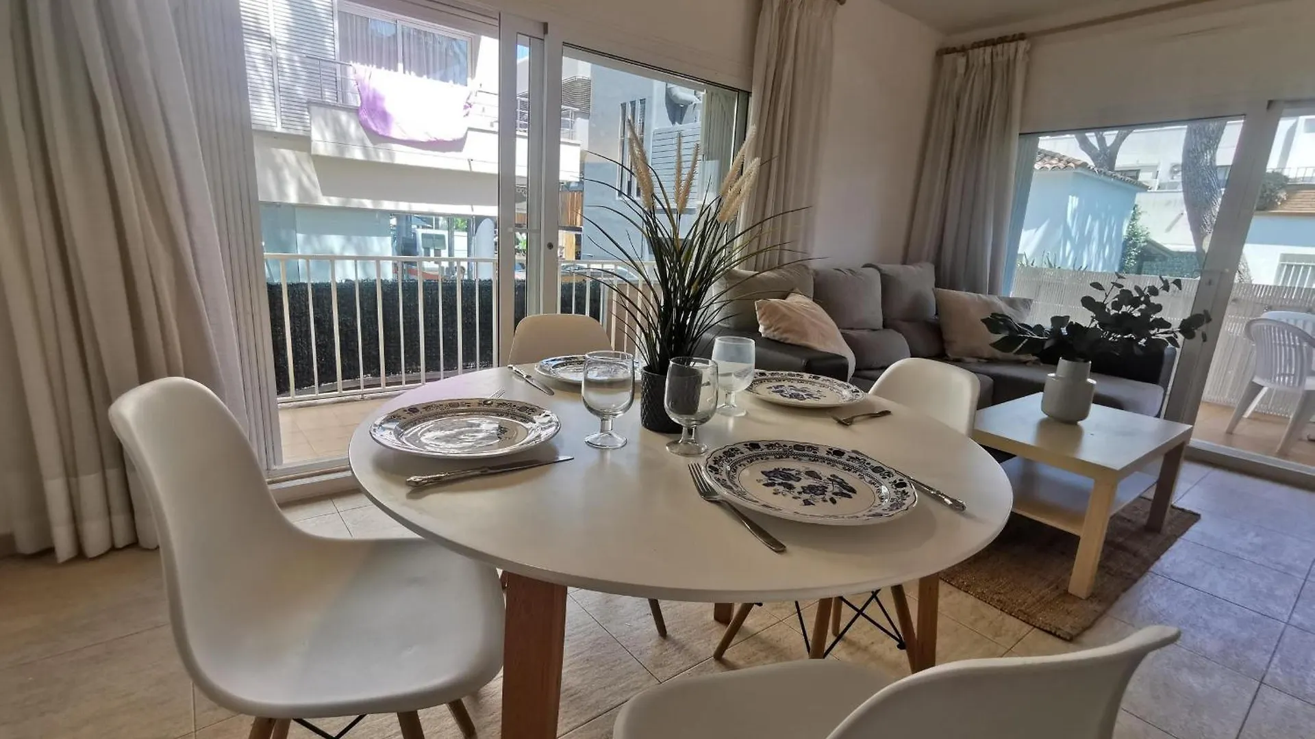 Apartamento En Platja D'Aro: A/C, Parking, A 2 Pasos De La Playa, 3 Hab, Terraza. - Es-209-12 0*,  Hiszpania