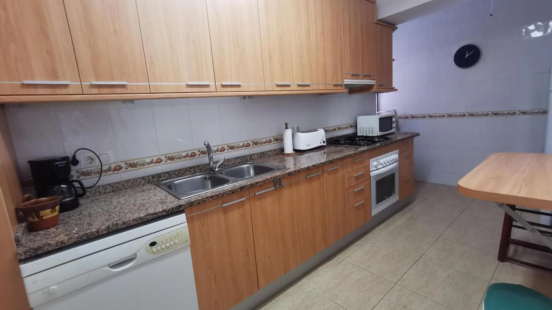 Apartamento En Platja D'Aro: A/C, Parking, A 2 Pasos De La Playa, 3 Hab, Terraza. - Es-209-12 Apartament